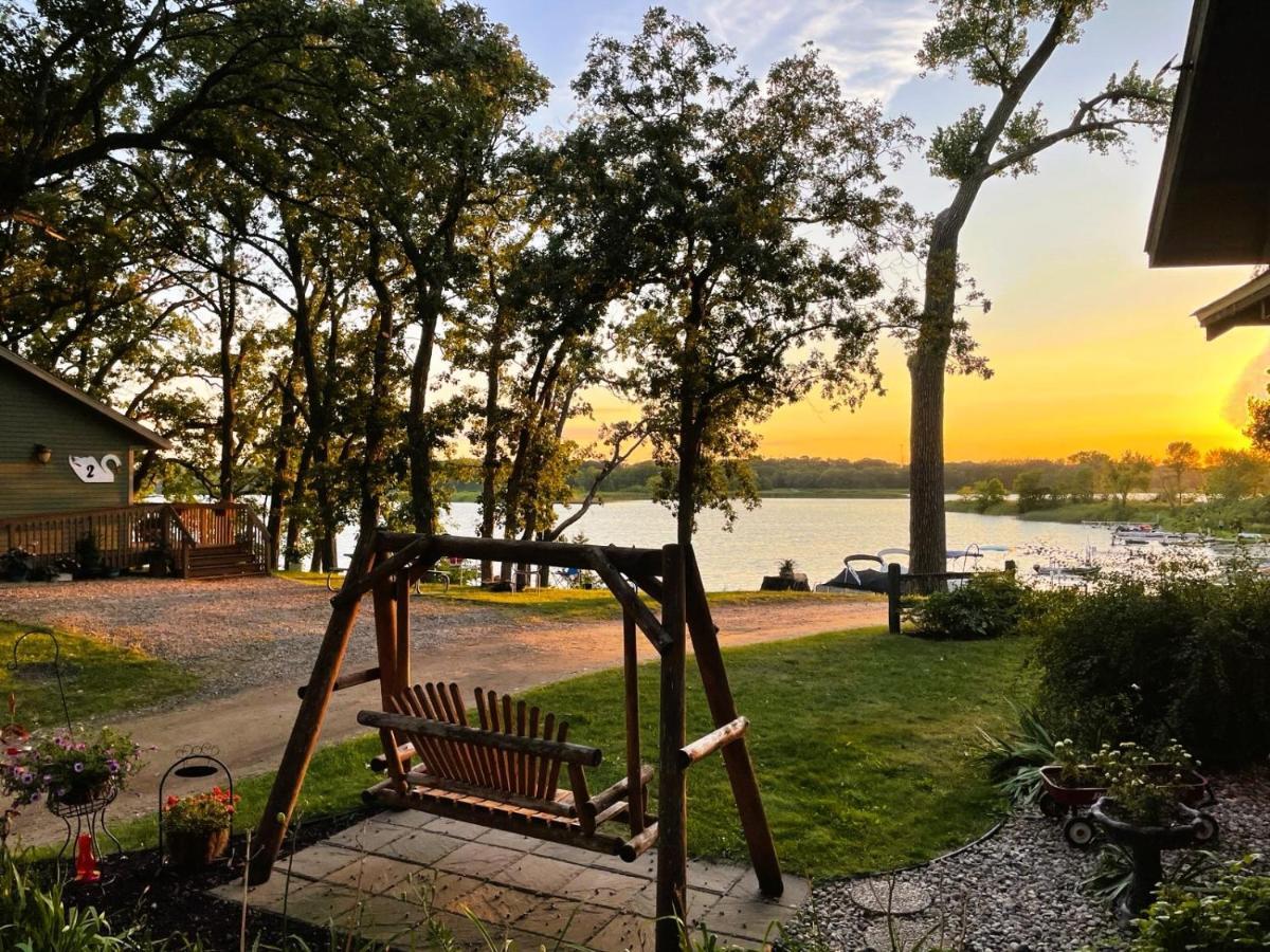 Swan Lake Resort & Campground Fergus Falls Bagian luar foto