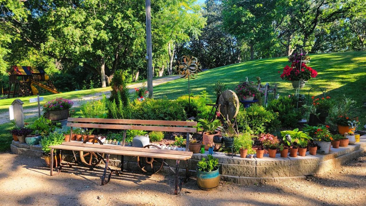 Swan Lake Resort & Campground Fergus Falls Bagian luar foto