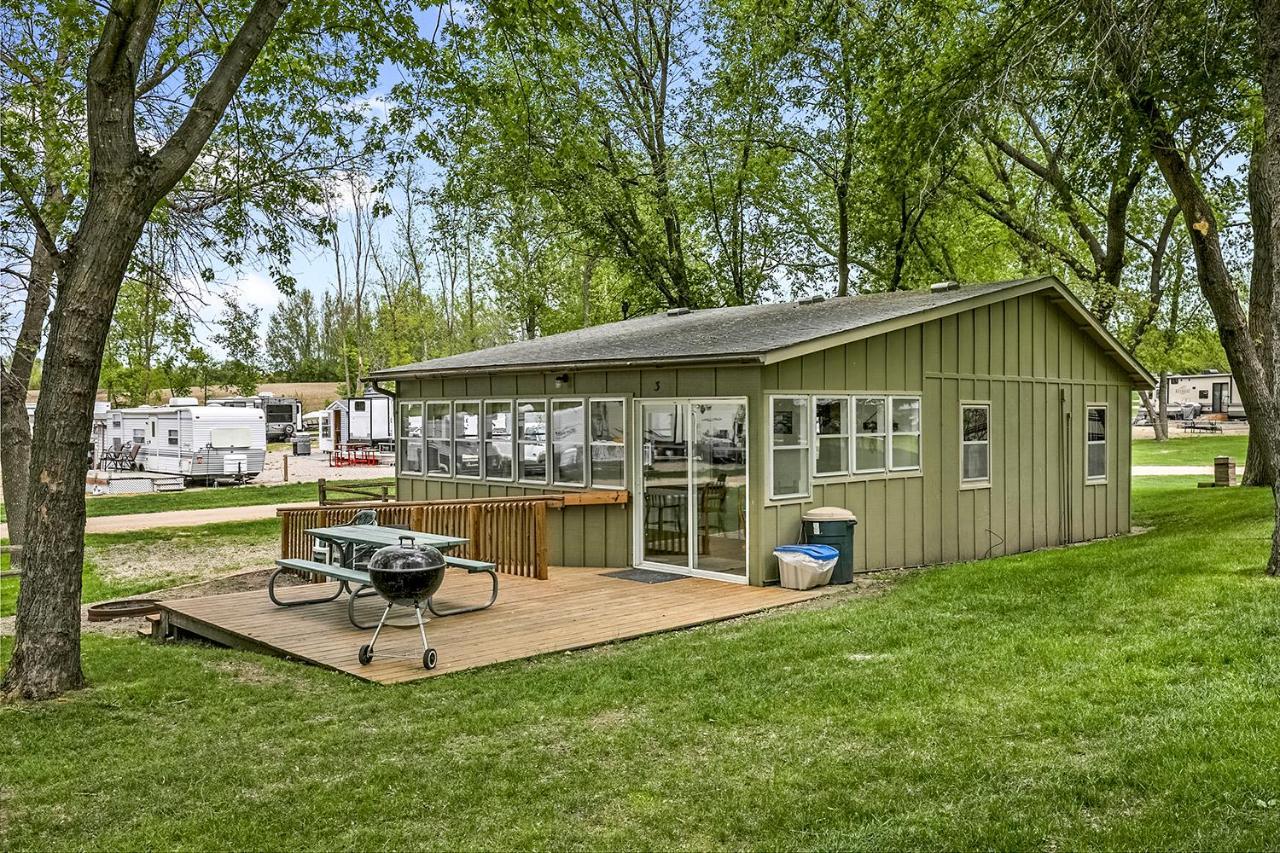 Swan Lake Resort & Campground Fergus Falls Bagian luar foto