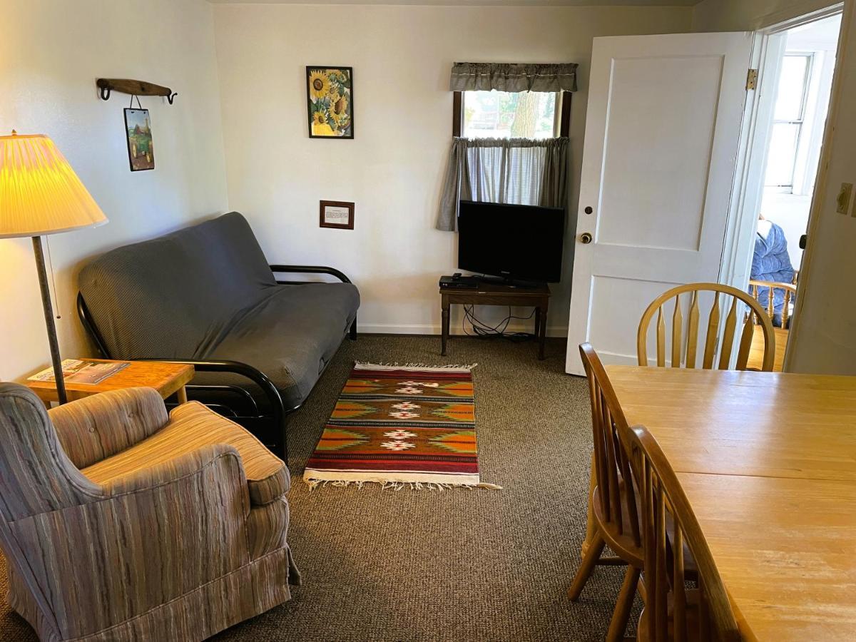 Swan Lake Resort & Campground Fergus Falls Bagian luar foto