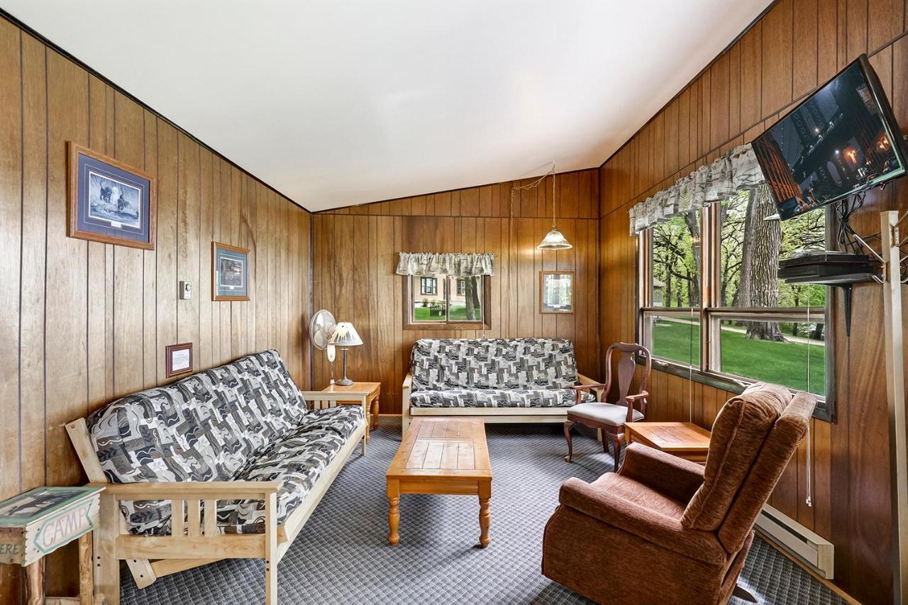 Swan Lake Resort & Campground Fergus Falls Bagian luar foto