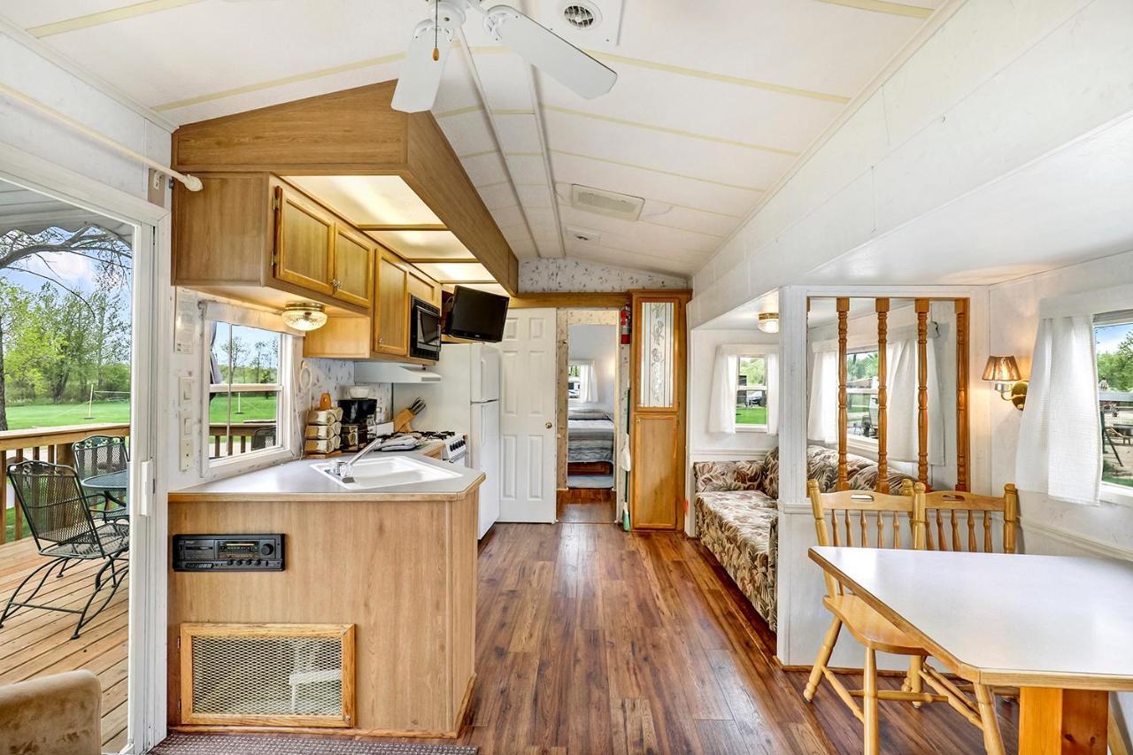 Swan Lake Resort & Campground Fergus Falls Bagian luar foto